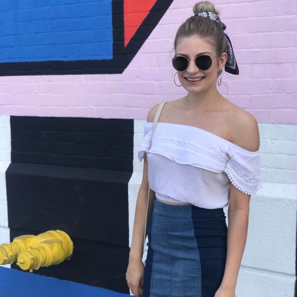 H&M Tops - Off the shoulder cropped shirt